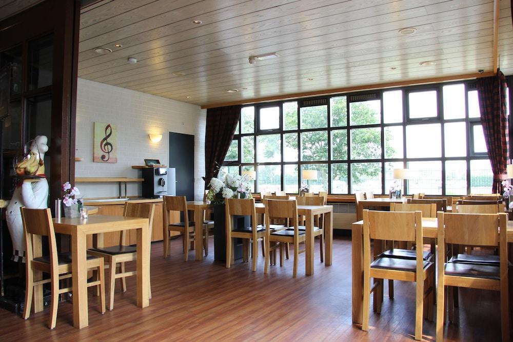 Bastion Hotel Nijmegen Bagian luar foto