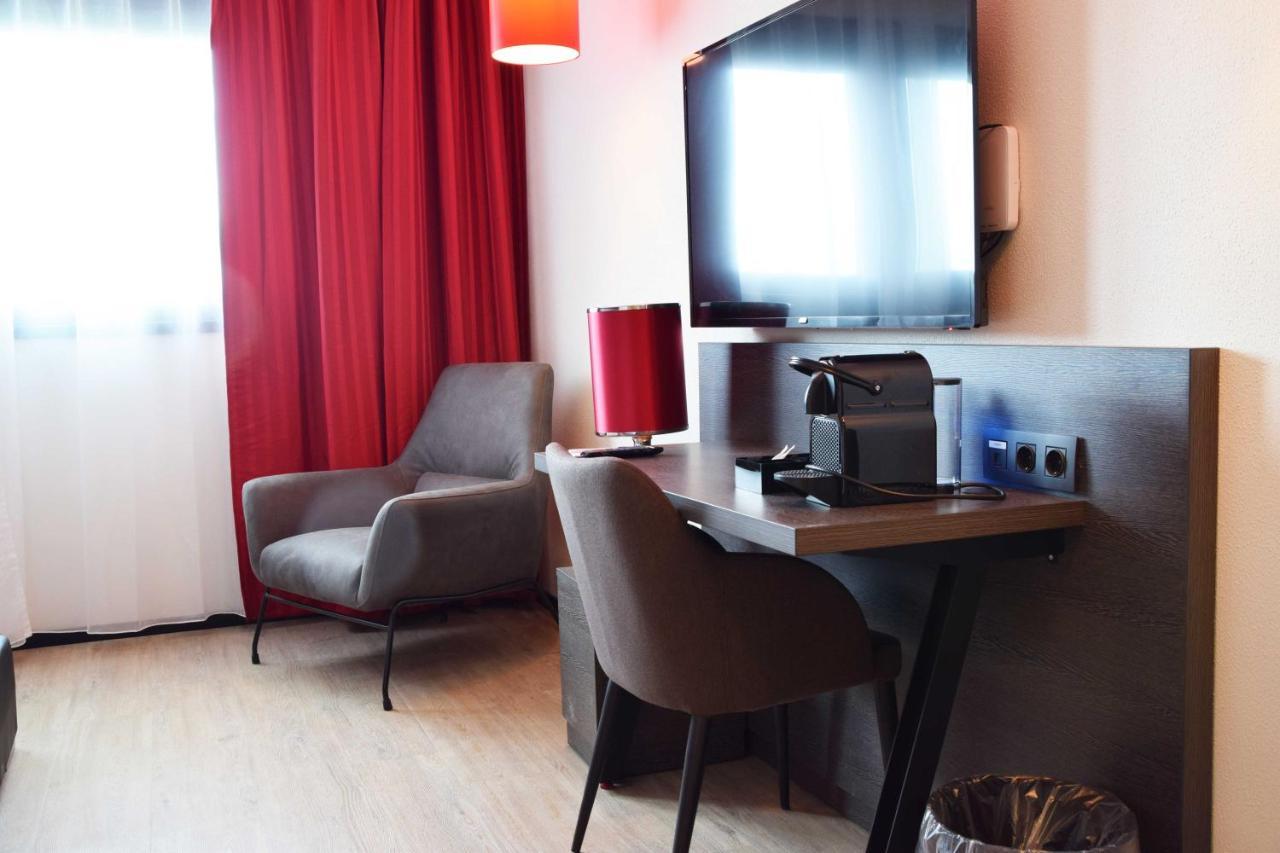 Bastion Hotel Nijmegen Bagian luar foto